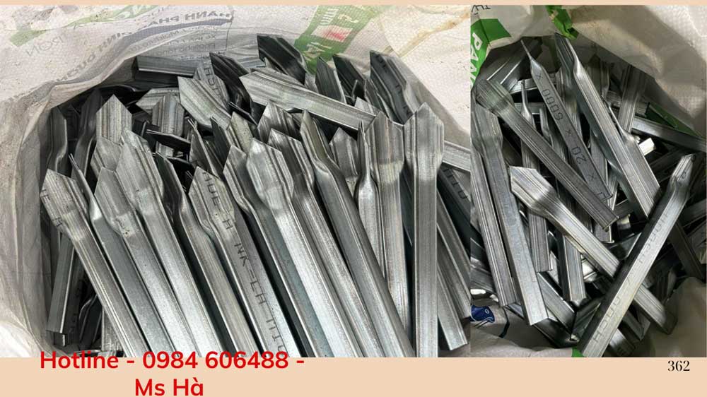 Chông hàng rào sắt hộp 52